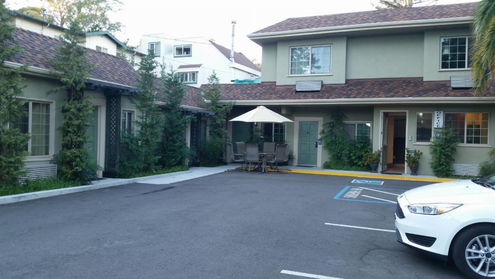 Marin Lodge