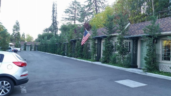 Marin Lodge image 15